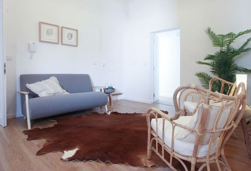 پانسیون Lavradores Boutique Guesthouse