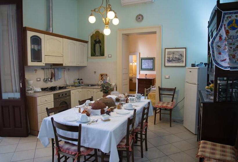 ベッドアンドブレックファースト Acireale Mare