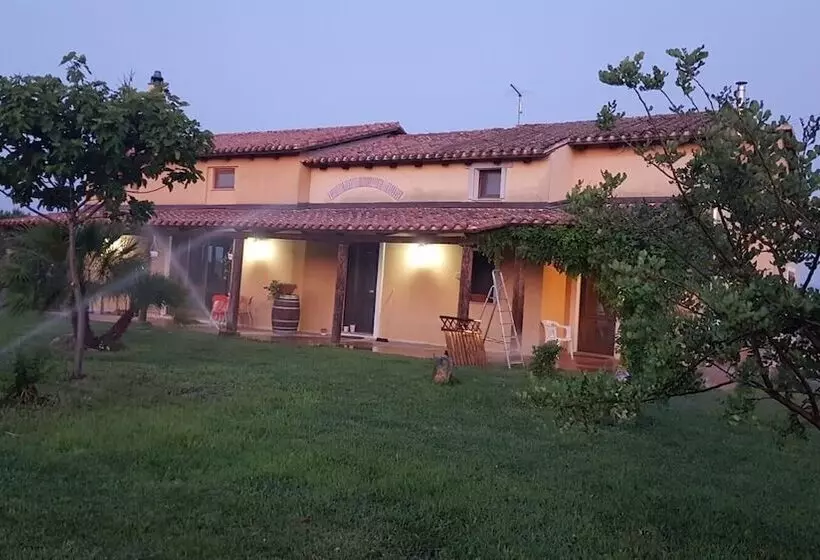 ベッドアンドブレックファースト Affittacamere Luti