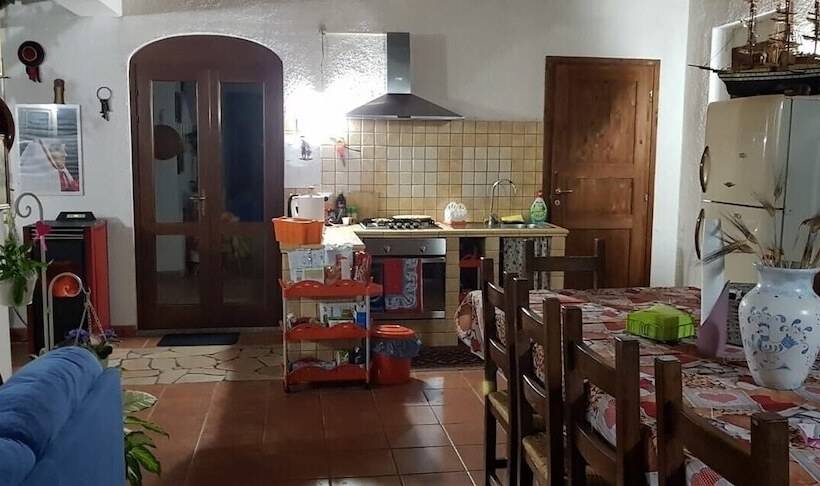 住宿加早餐  Affittacamere Luti