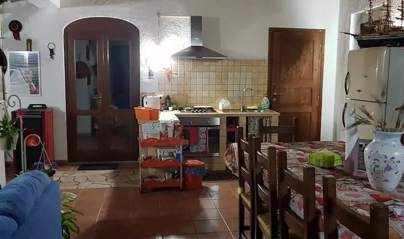 ベッドアンドブレックファースト Affittacamere Luti