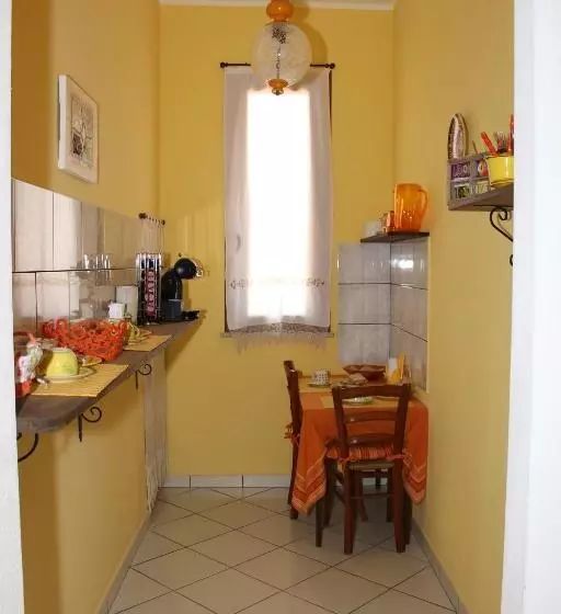تختخواب و صبحانه L'agrifoglio Di Emy