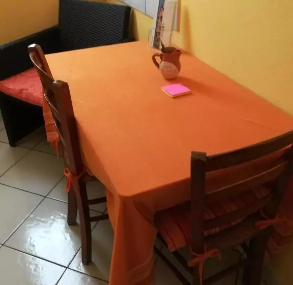 تختخواب و صبحانه L'agrifoglio Di Emy