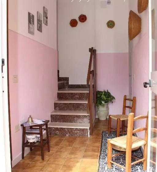 تختخواب و صبحانه L'agrifoglio Di Emy