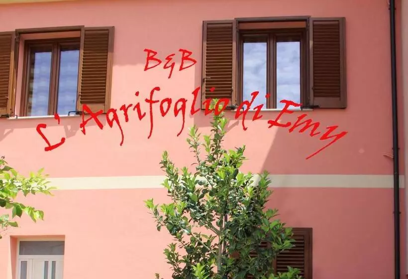 تختخواب و صبحانه L'agrifoglio Di Emy