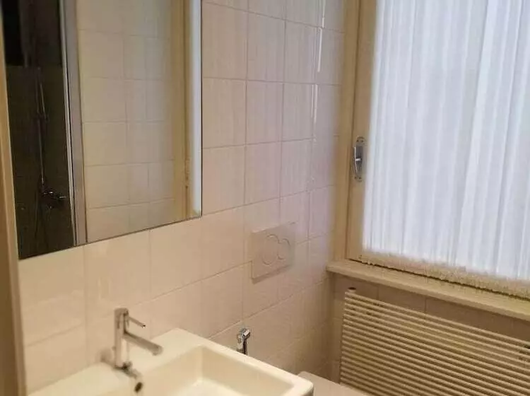 تختخواب و صبحانه Rondone Bianco 5 7