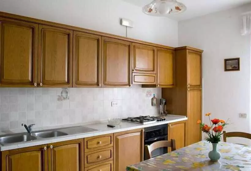 田舎風ホテル Agriturismo La Rondine