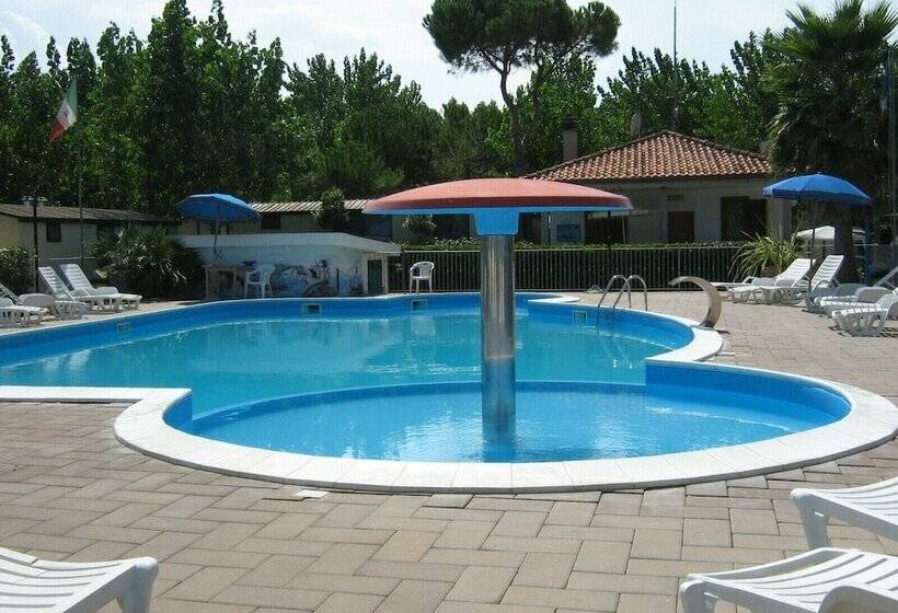 Отель Victoria Mobilehome In Village Residence Juliamare