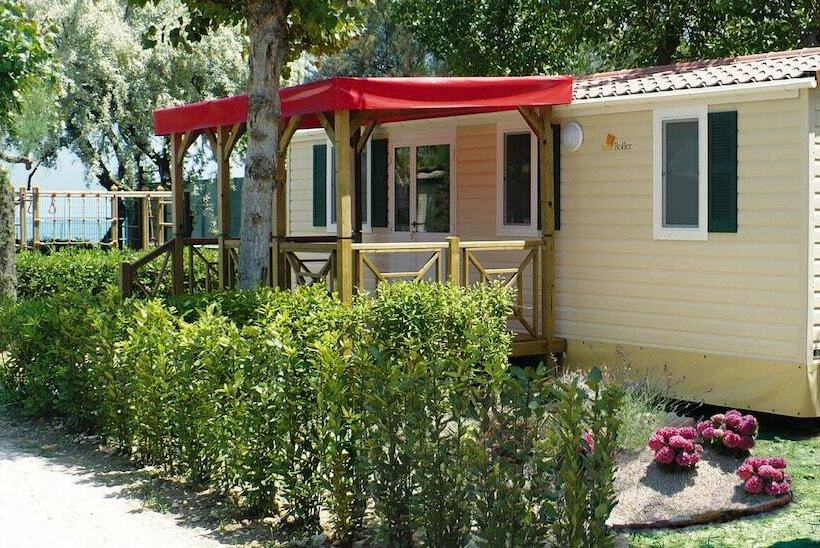 Отель Victoria Mobilehome In Village Residence Juliamare