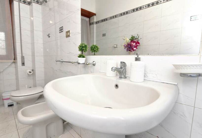 پانسیون Roma Tiberius Suite