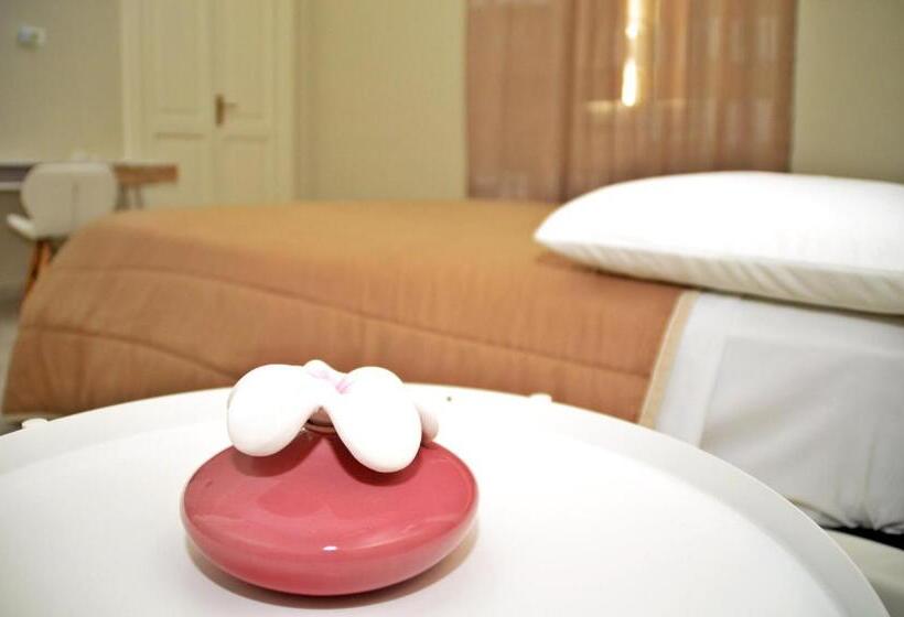 Bed and Breakfast D & C