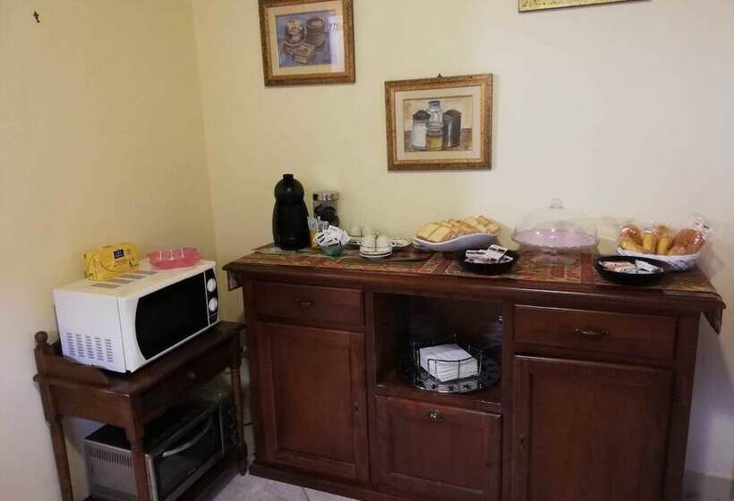 تختخواب و صبحانه La Sosta