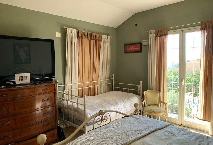 مبيت وإفطار Villa Isabella Enna