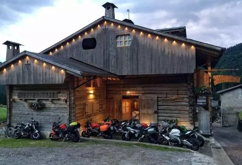 ホテル Garni Plueme