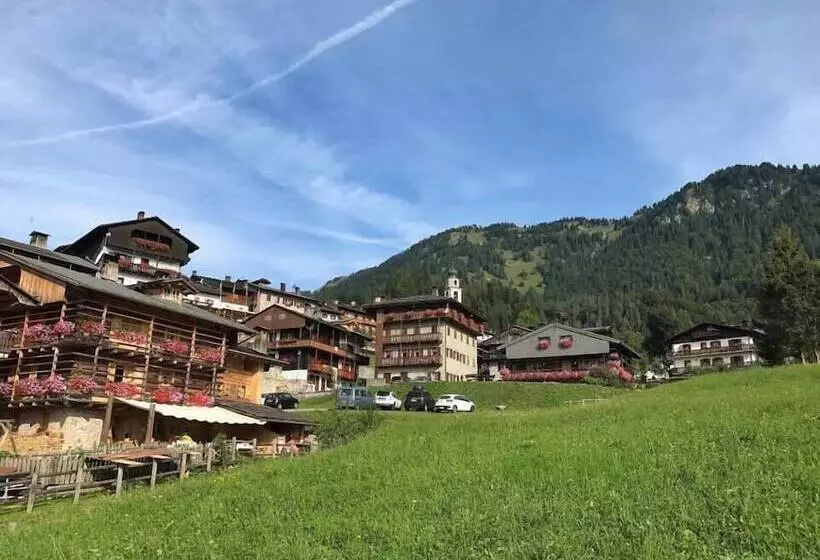 ホテル Garni Plueme