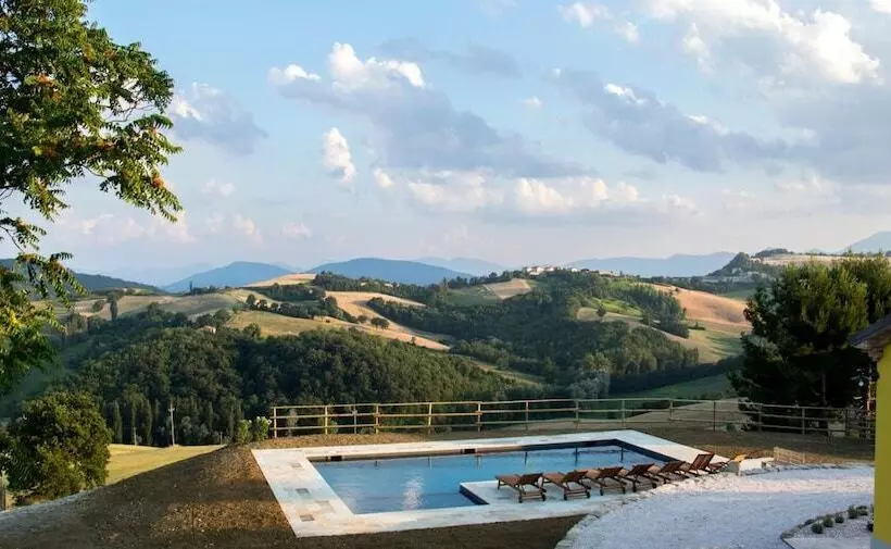 Maaseutuhotelli La Cerqua