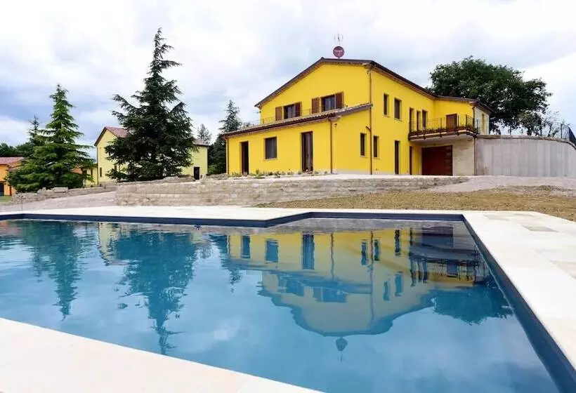 Maaseutuhotelli La Cerqua