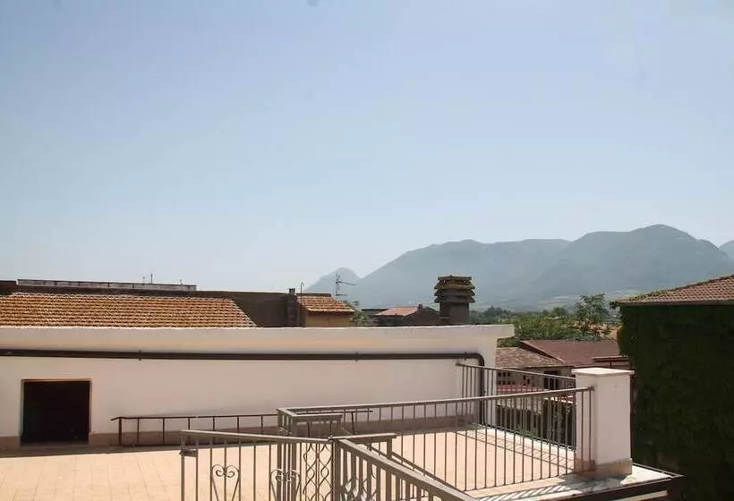 La Rosa Nel Cortile B&b