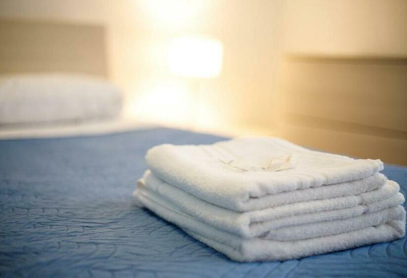 پانسیون Etruria Airport