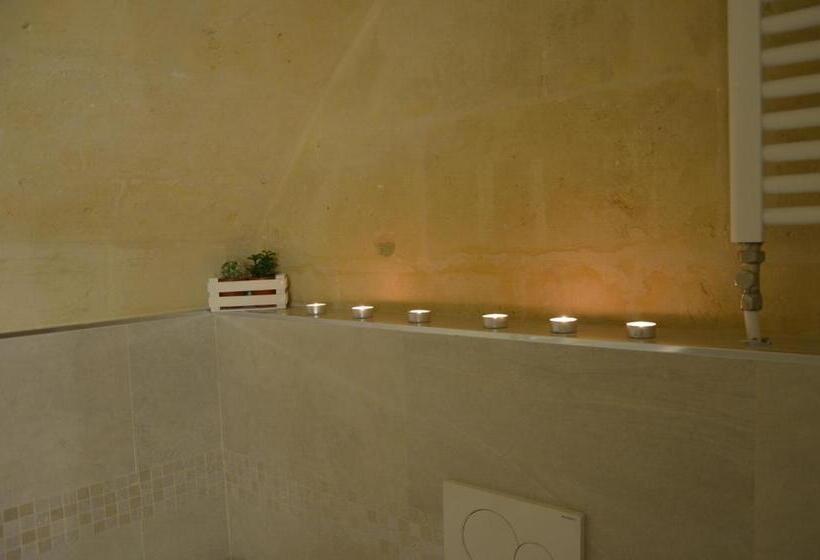 פנסיון In & Out Matera