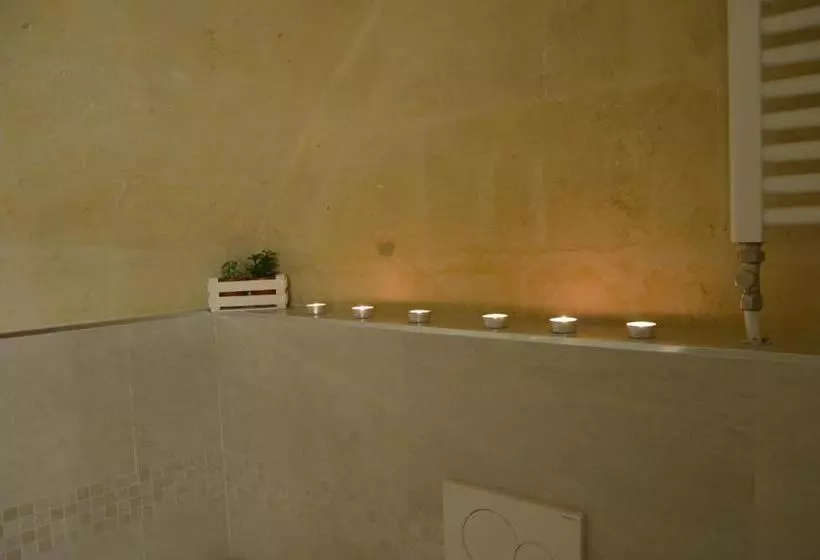 پانسیون In & Out Matera