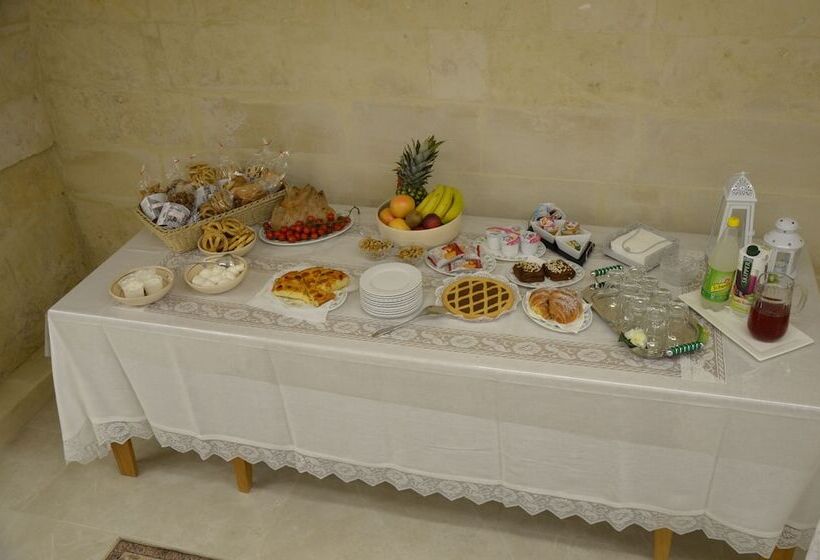 פנסיון In & Out Matera