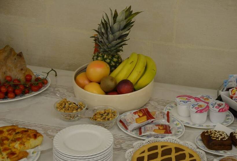 פנסיון In & Out Matera