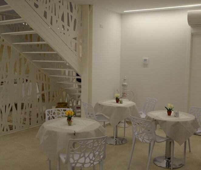 פנסיון In & Out Matera