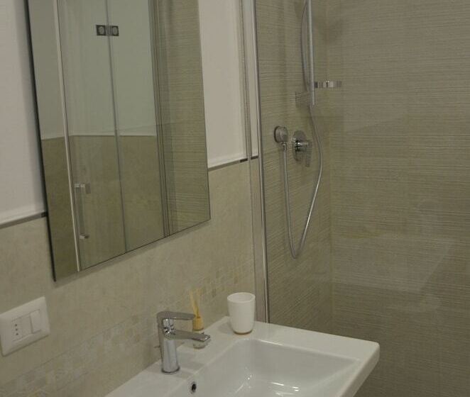 פנסיון In & Out Matera