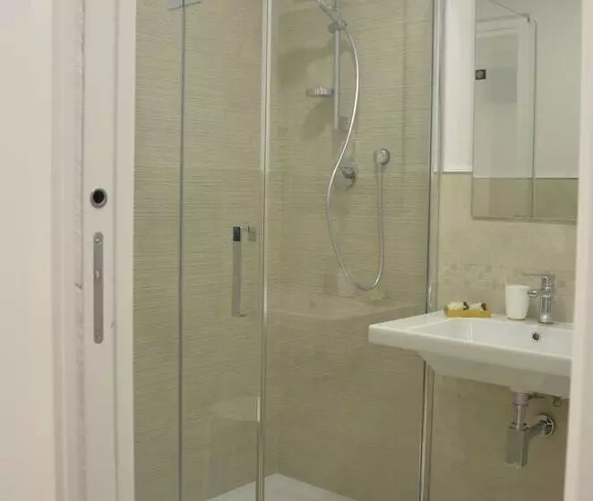 پانسیون In & Out Matera