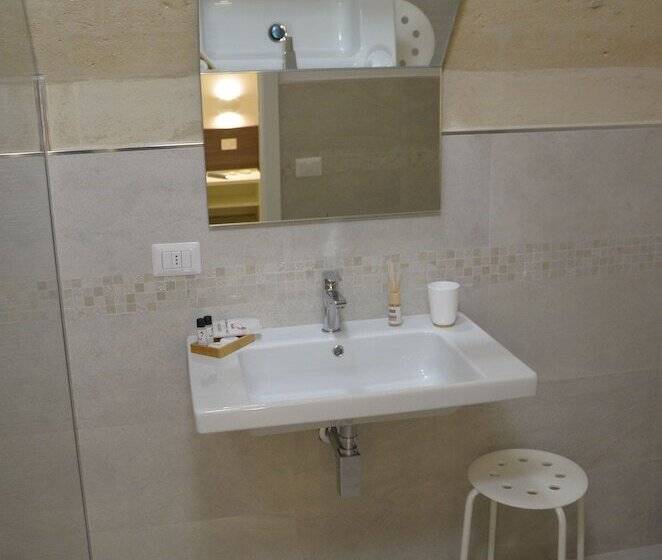 פנסיון In & Out Matera