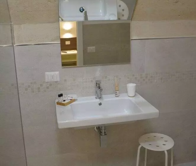 پانسیون In & Out Matera