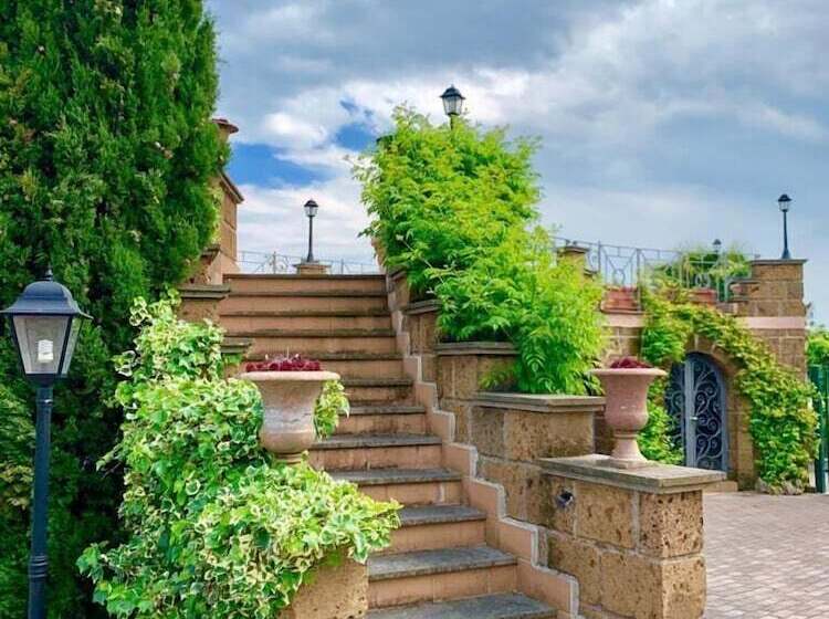 بنسيون La Torretta Guest House