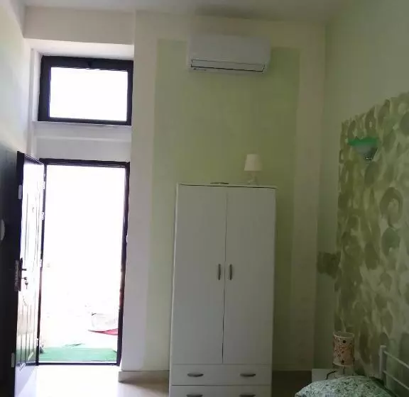 Majatalo Una Terrazza Sul Mare