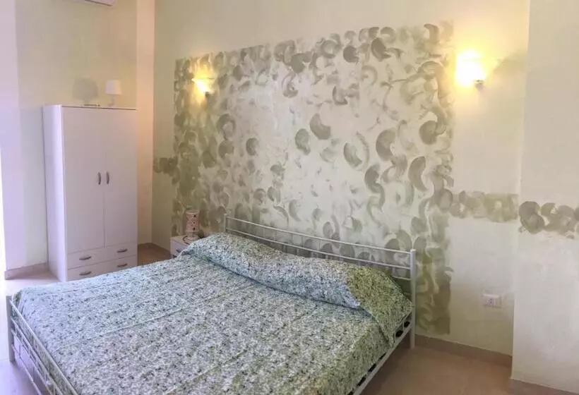 Majatalo Una Terrazza Sul Mare