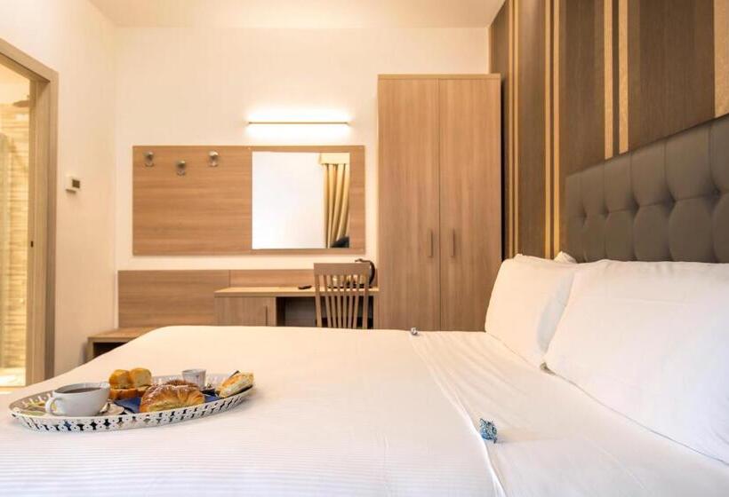 مبيت وإفطار Domus Porto Di Traiano Resort