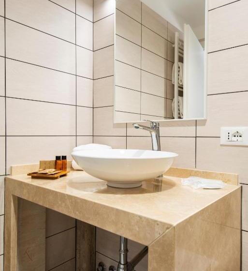 مبيت وإفطار Domus Porto Di Traiano Resort