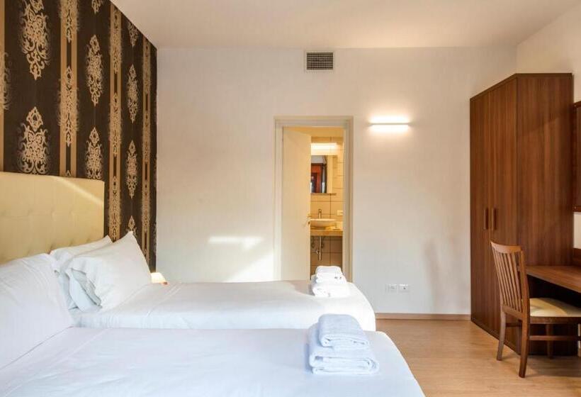 مبيت وإفطار Domus Porto Di Traiano Resort