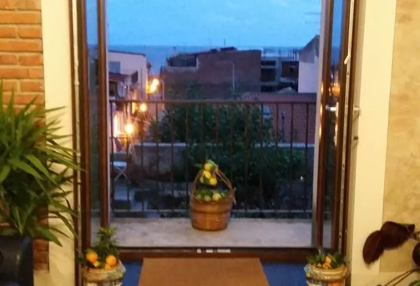 Castello D Alcontres B&b