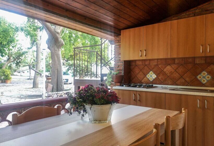 בית מלון כפרי Camping Almoetia