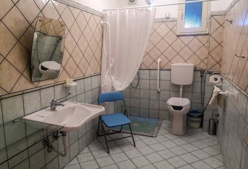 בית מלון כפרי Camping Almoetia