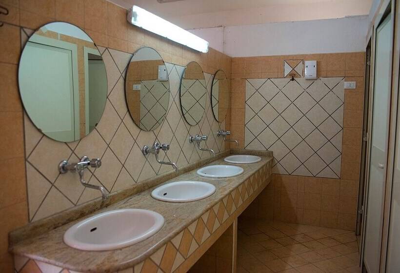 בית מלון כפרי Camping Almoetia