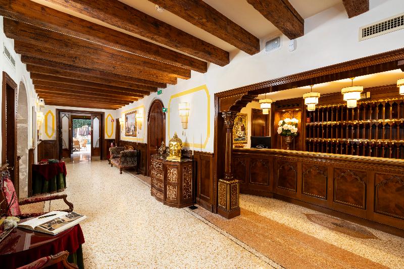 هتل Ai Mori D'Oriente