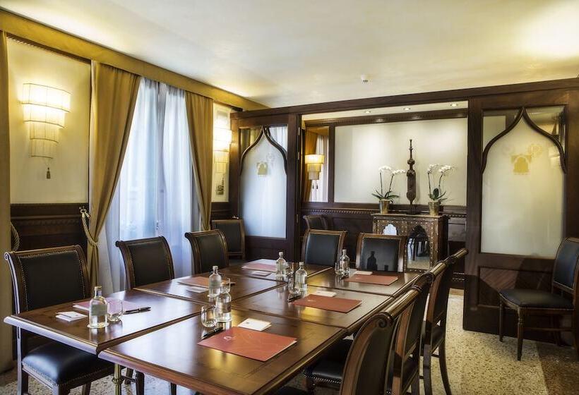 هتل Ai Mori D'Oriente