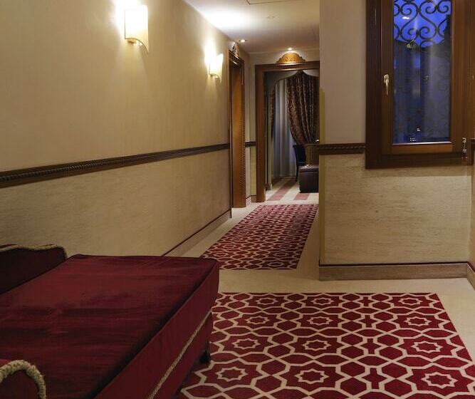 هتل Ai Mori D'Oriente