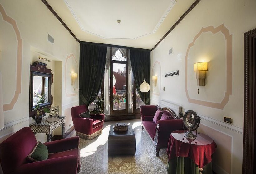 هتل Ai Mori D'Oriente