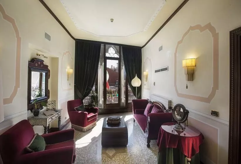 هتل Ai Mori D'Oriente