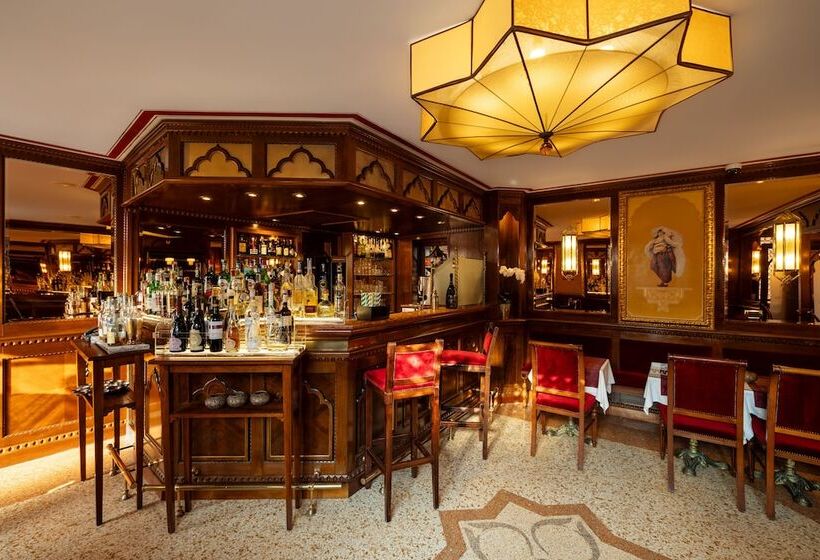 هتل Ai Mori D'Oriente