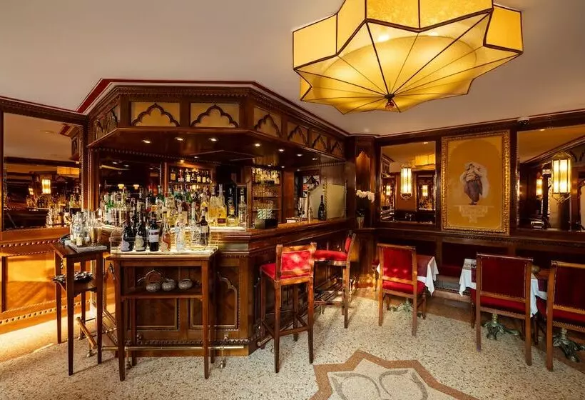 هتل Ai Mori D'Oriente