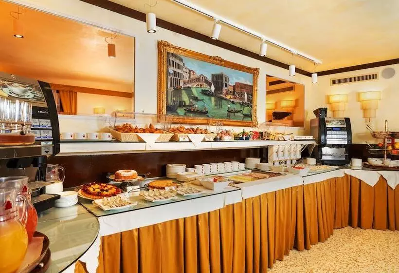 هتل Ai Mori D'Oriente